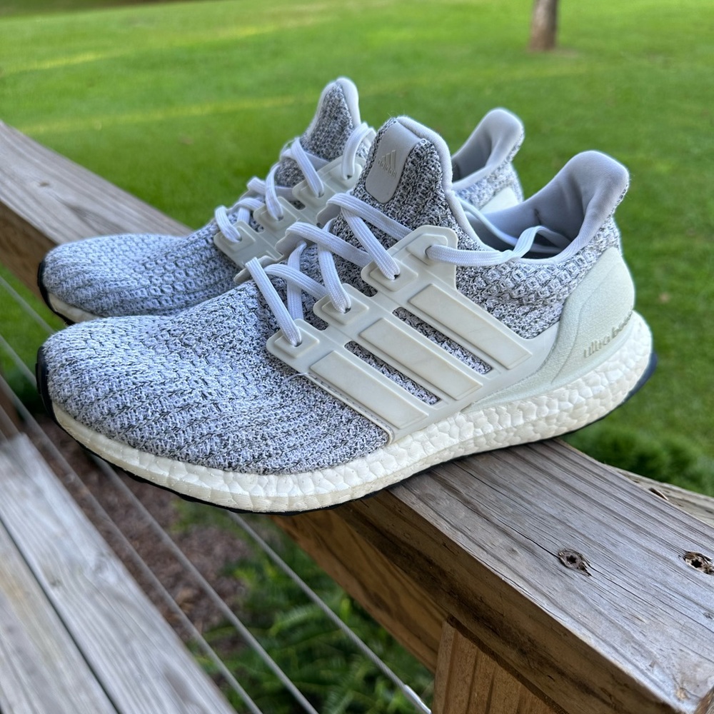 Women’s adidas Ultraboost/ultra boost size 8!